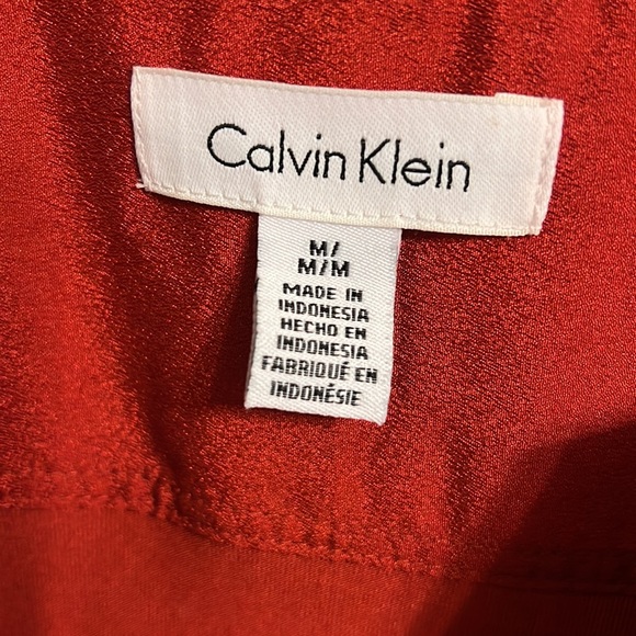 Calvin Klein medium 3/4 adjustable sleeve rust colored top - Picture 2 of 4
